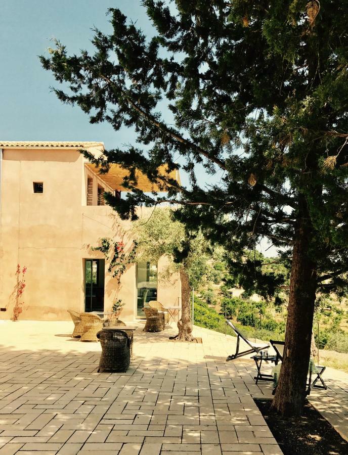 Battimandorlo Hotel Noto Exterior photo